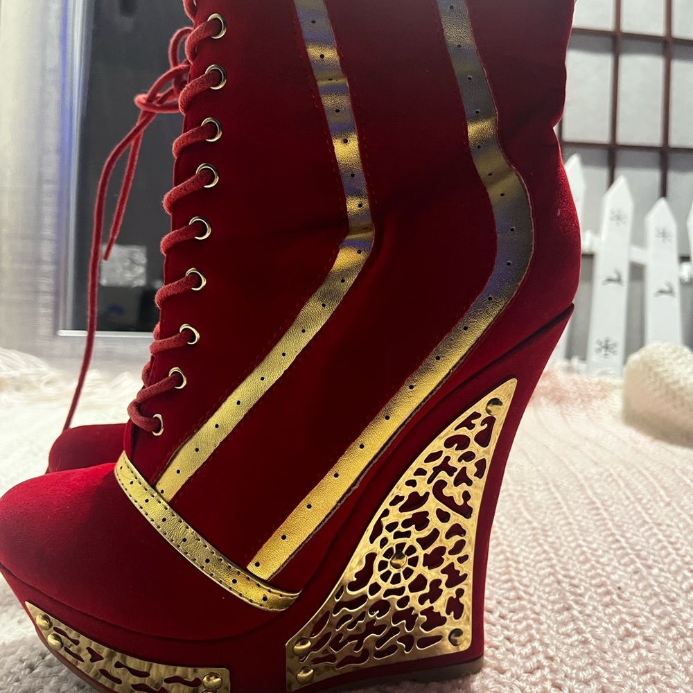 Elegant Red and Gold Women's High Heeled boots